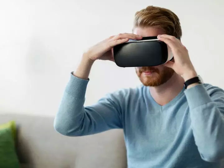 man-wearing-virtual-reality-headset